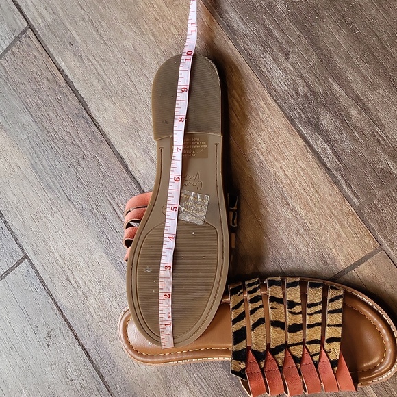 Crown Vintage Animal Print Cow Hair and Coral Leather Sandal Slides, 7.5 - Picture 11 of 11